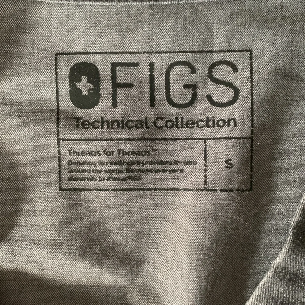 COPY - Charcoal Casma three-pocket scrub top - Picture 4 of 4